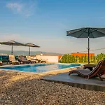 Luxury- By Guide Villa