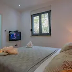Villa Luxury- By Guide Grubine