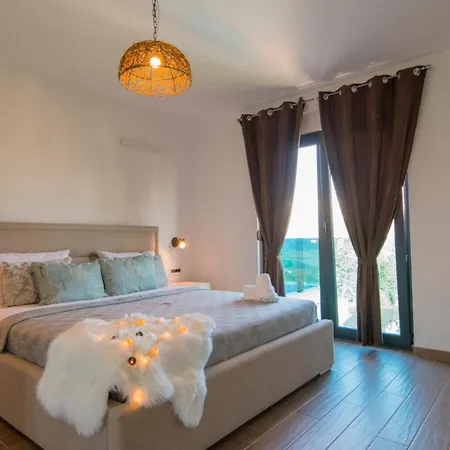 Вілла Luxury- By Guide *