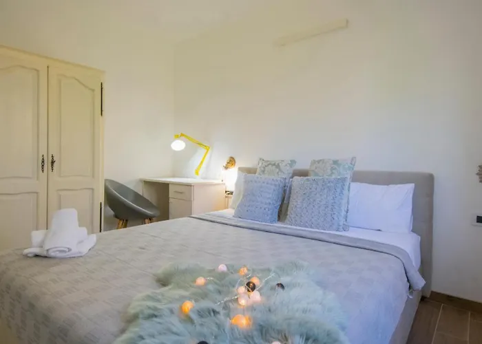 Villa Luxury- By Guide Grubine