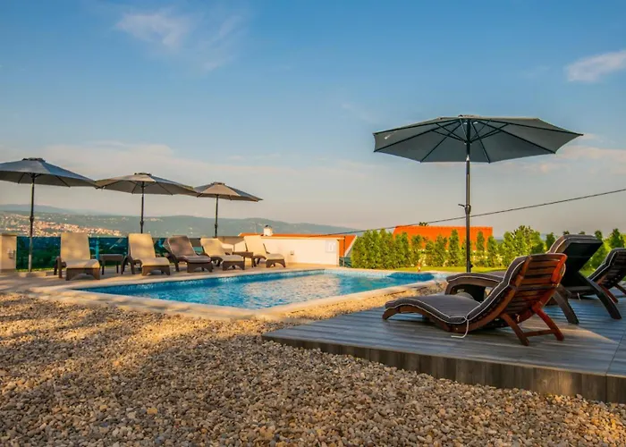 Luxury- By Guide Villa