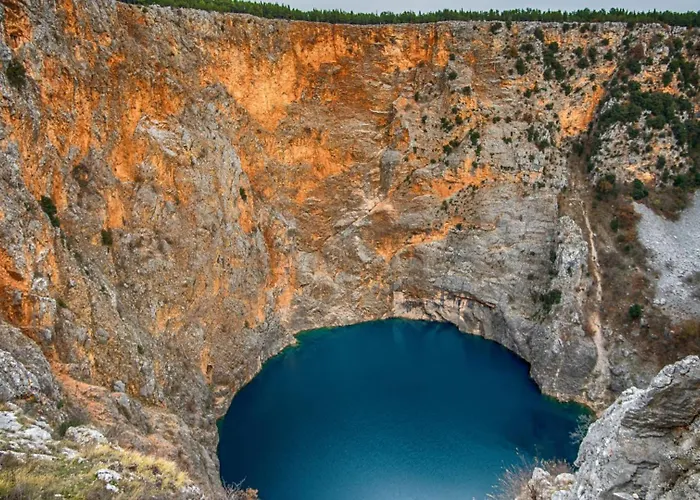 Luxury- By Guide * Grubine