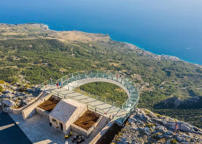 Luxury- By Guide Grubine